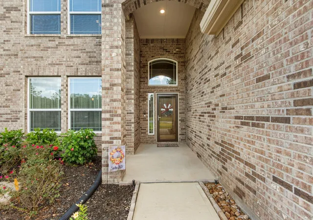 Photo 4 of Single family home for sale at 16533 Aransas St, Conroe, TX 77303 | MLS# 44564258 | Listing updated on 2026-04-10
