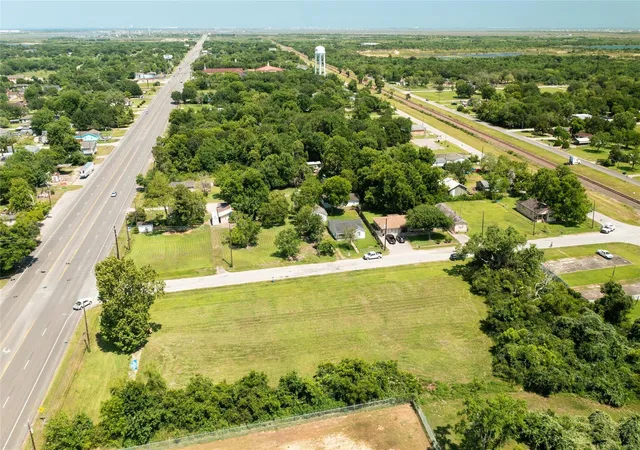 2nd image of 6703 Hwy 6 Hwy S, Hitchcock, TX 77563 | MLS# 58915178