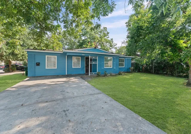 Photo 1 of Single family home for sale at 10401 Bessemer St, Houston, TX 77034 | MLS# 96223167 | Listing updated on 2026-09-21
