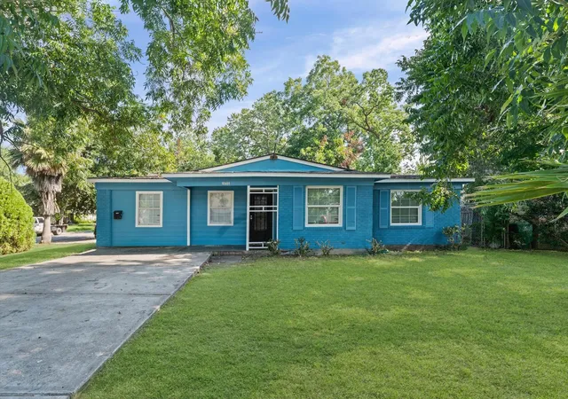 Photo 2 of Single family home for sale at 10401 Bessemer St, Houston, TX 77034 | MLS# 96223167 | Listing updated on 2026-09-21