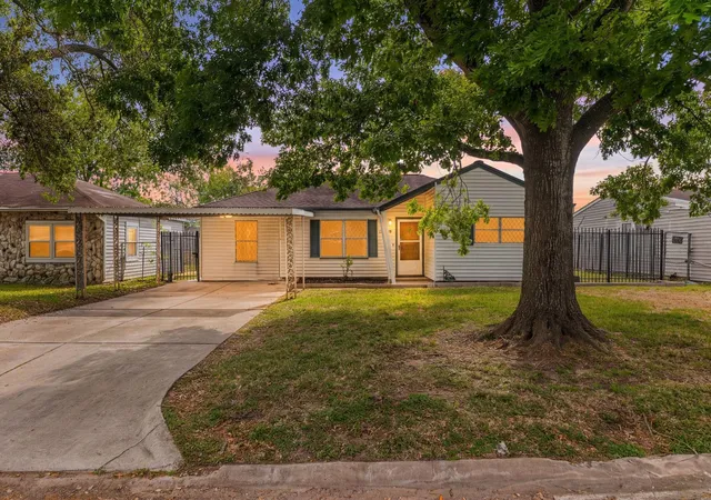 Photo 1 of Single family home for sale at 10923 Duane St, Houston, TX 77047 | MLS# 18301427 | Listing updated on 2026-07-14
