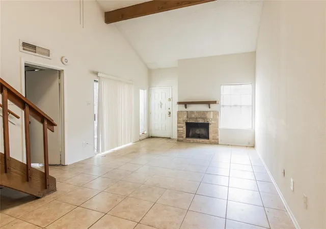 Listing Photo 5 - Condo for sale in building located at 12225 Sandpiper Dr, Houston, TX 77035 - Unit #122