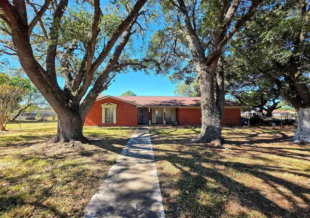 Homes for sale in Hempstead, TX | 1305 2nd St, Hempstead, TX 77445 | MLS# 91935806