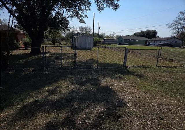 Homes for sale in Hempstead, TX | 1305 2nd St, Hempstead, TX 77445 | MLS# 91935806