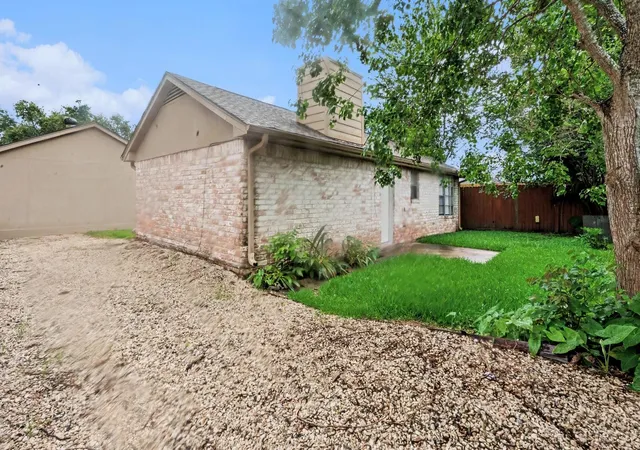 Homes for sale in Friendswood, TX | 16318 Blackhawk Blvd, Friendswood, TX 77546 | MLS# 89617875