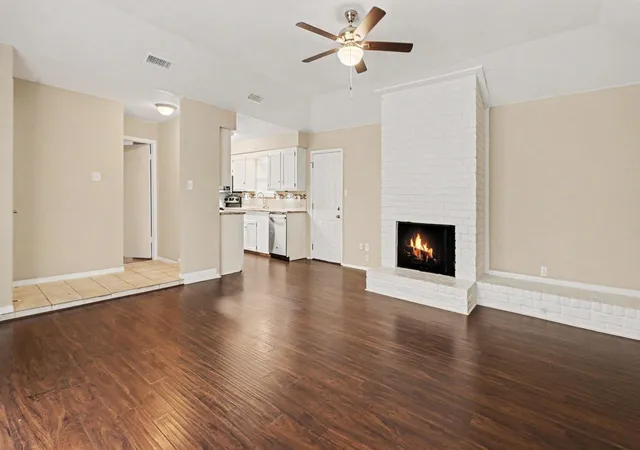 Photo 4 of Single family home for sale at 16318 Blackhawk Blvd, Friendswood, TX 77546 | MLS# 89617875 | Listing updated on 2026-09-15