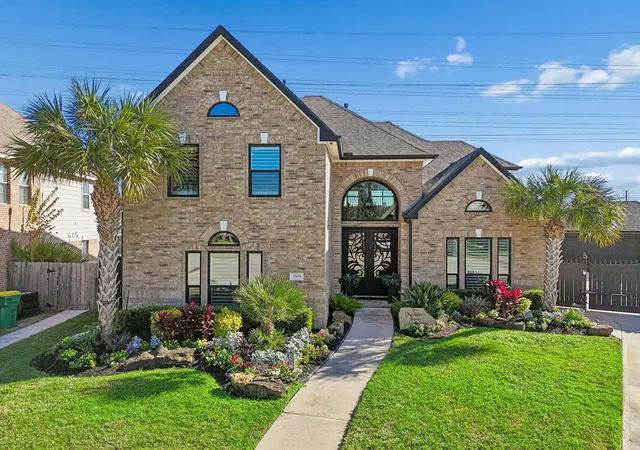 Photo 4 of Sale Pending at 3305 Oak Dale Way, Seabrook, TX 77586 | MLS# 94650649 | Listing updated on 2026-09-17