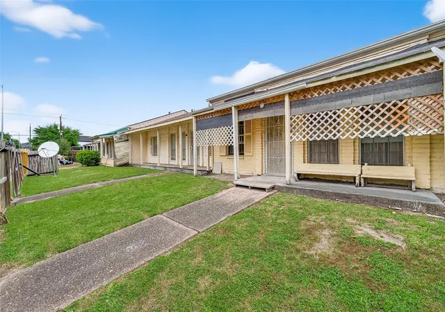 3rd image of 6201 Ranchester Dr #4, Houston, TX 77036 | MLS# 44322773