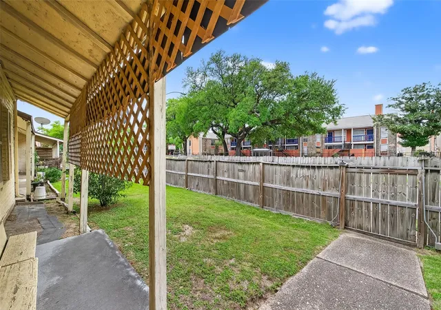 4th image of 6201 Ranchester Dr #4, Houston, TX 77036 | MLS# 44322773