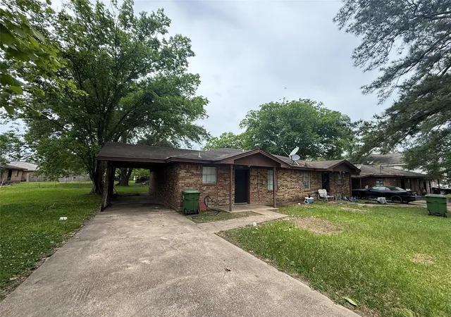 Listing Photo 4 - Condo for sale in building located at 710 Lyle W Ave, Cleveland, TX 77327 - Unit #712