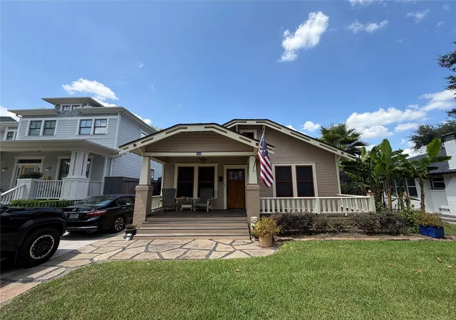 2nd image of 825 Ralfallen St, Houston, TX 77008 | MLS# 96168637
