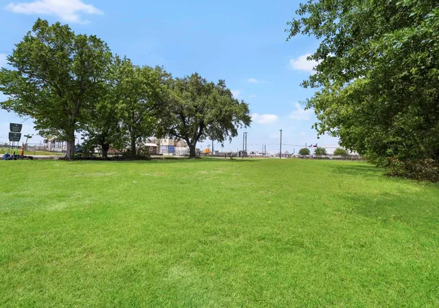 2nd image of 9400 Randolph St, Houston, TX 77061 | MLS# 24582074