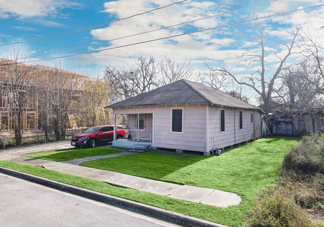 Photo 1 of Single family home for sale at 3230 Bremond St, Houston, TX 77004 | MLS# 28703156 | Listing updated on 2026-06-25
