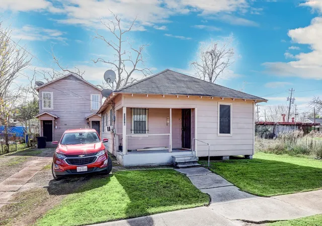 Photo 4 of Single family home for sale at 3230 Bremond St, Houston, TX 77004 | MLS# 28703156 | Listing updated on 2026-06-25