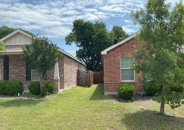 Photo 3 of Single family home for sale at 1725 Megan Crk Dr, Little Elm, TX 75068 | MLS# 65193375 | Listing updated on 2026-07-22