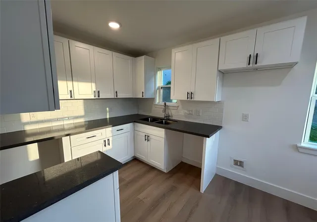 2nd image of 2607 Live Oak St, Houston, TX 77004