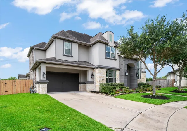 2nd image of 940 Gadston Park Ln, Friendswood, TX 77546 | MLS# 39928776