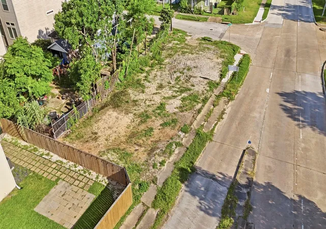 Photo 2 of Land for sale at 5342 Petty St, Houston, TX 77007 | MLS# 15715601 | Listing updated on 2026-06-11