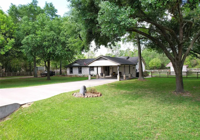 Homes for sale in Pinehurst, TX | 142 Sentinel Oaks, Pinehurst, TX 77362 | MLS# 24086999