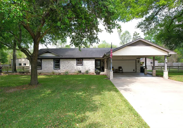 Homes for sale in Pinehurst, TX | 142 Sentinel Oaks, Pinehurst, TX 77362 | MLS# 24086999