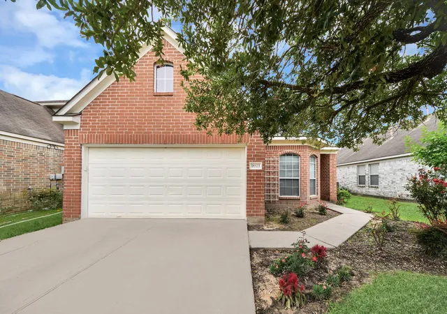 Photo 2 of Single family home for sale at 18523 Alemarble Oak St, Cypress, TX 77429 | MLS# 8285488 | Listing updated on 2026-09-20