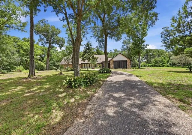 Homes for sale in Orange, TX | 12 Bayou Bnd, Orange, TX 77630 | MLS# 62289450