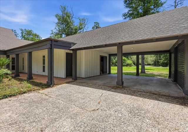 Homes for sale in Orange, TX | 12 Bayou Bnd, Orange, TX 77630 | MLS# 62289450