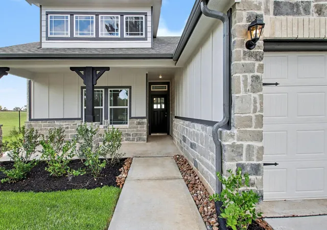 Homes for sale in West Columbia, TX | 2000 Twin Lakes Blvd, West Columbia, TX 77486 | MLS# 2058142