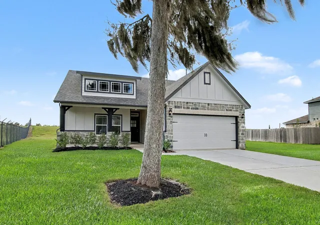 Homes for sale in West Columbia, TX | 2000 Twin Lakes Blvd, West Columbia, TX 77486 | MLS# 2058142