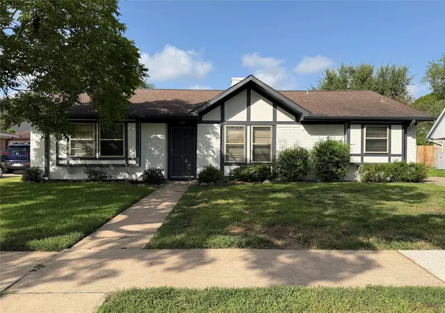 Photo 1 of Sale Pending at 11430 Sagemorgan Dr, Houston, TX 77089 | MLS# 41164908 | Listing updated on 2026-08-29