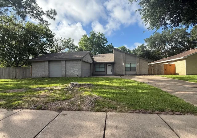 Photo 3 of Single family home for sale at 13303 Sheer Water Dr, Houston, TX 77082 | MLS# 41912784 | Listing updated on 2026-08-30