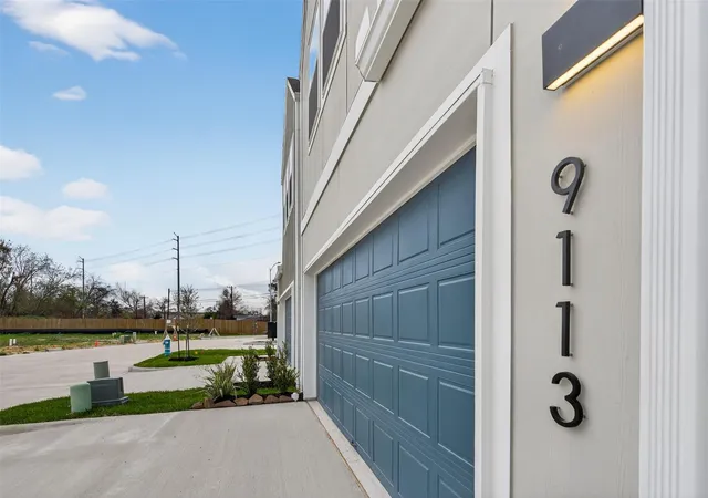 4th image of 9113 Highland Northern Wy, Houston, TX 77088 | MLS# 62724641
