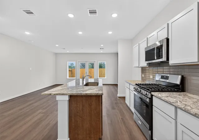 5th image of 9113 Highland Northern Wy, Houston, TX 77088 | MLS# 62724641