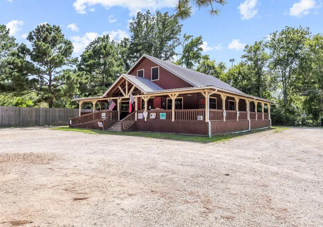 2nd image of 203 W Elder St, Colmesneil, TX 75938 | MLS# 24137757
