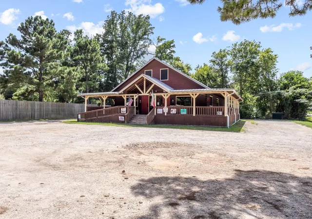 3rd image of 203 W Elder St, Colmesneil, TX 75938 | MLS# 24137757