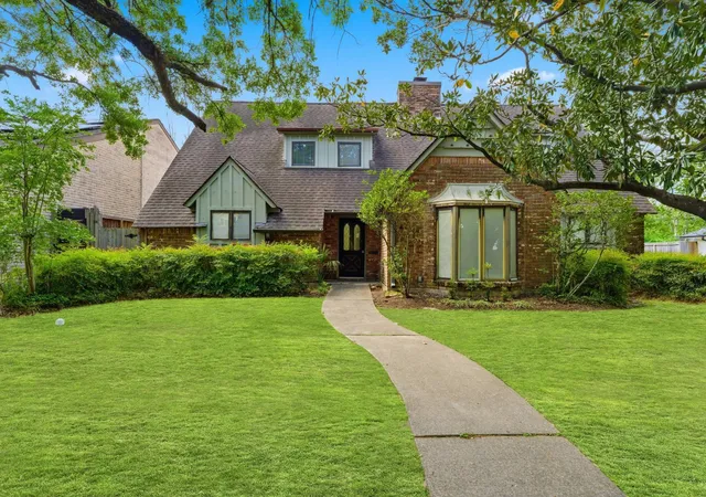 Photo 1 of Single family home for sale at 5443 Queensloch Dr, Houston, TX 77096 | MLS# 9844139 | Listing updated on 2026-08-06