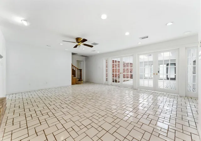 Photo 3 of Single family home for sale at 5443 Queensloch Dr, Houston, TX 77096 | MLS# 9844139 | Listing updated on 2026-08-06