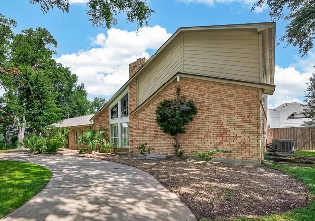 Photo 2 of Single family home for sale at 5026 Mockingbird Ln, Katy, TX 77493 | MLS# 56505350 | Listing updated on 2026-09-16