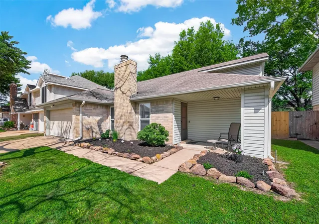 Photo 3 of Sale Pending at 10610 Wayward Wind Ln, Houston, TX 77064 | MLS# 33913192 | Listing updated on 2026-08-30