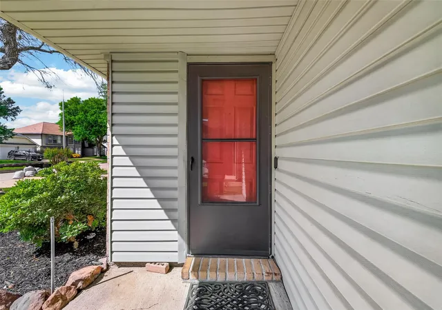 Photo 4 of Sale Pending at 10610 Wayward Wind Ln, Houston, TX 77064 | MLS# 33913192 | Listing updated on 2026-08-30
