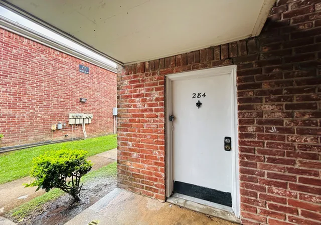 1st image of 9201 Clarewood Dr #284, Houston, TX 77036 | MLS# 35128191