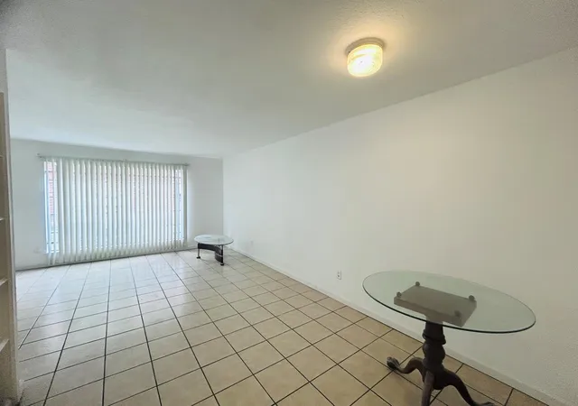 4th image of 9201 Clarewood Dr #284, Houston, TX 77036 | MLS# 35128191
