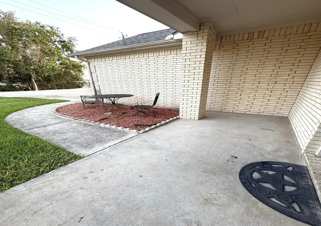 Photo 3 of Single family home for sale at 9429 Lambright Rd, Houston, TX 77075 | MLS# 87774384 | Listing updated on 2026-09-18