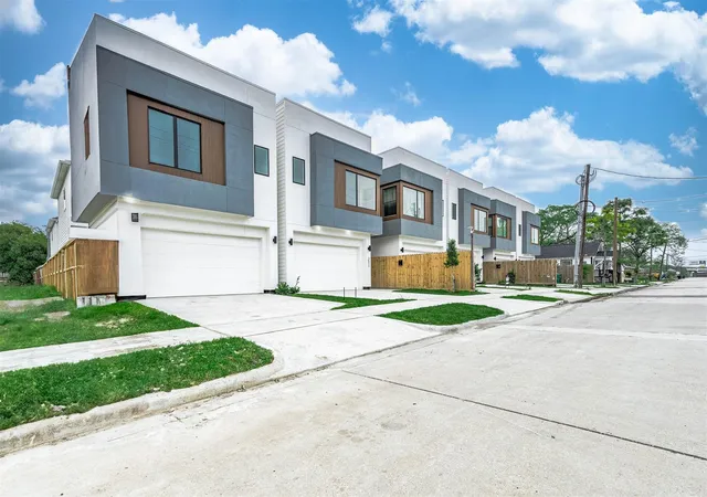 1st image of 3509 Mcilhenny St, Houston, TX 77004 | MLS# 14404096