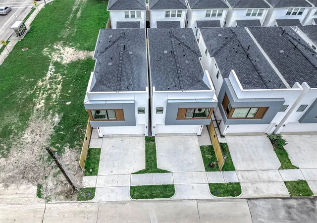 4th image of 3509 Mcilhenny St, Houston, TX 77004 | MLS# 14404096