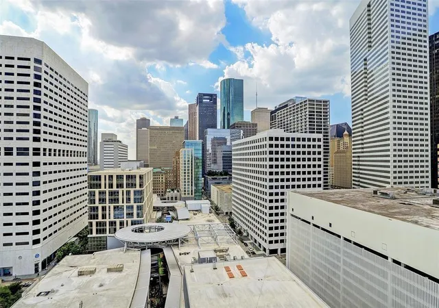 Photo 2 of Condo for sale at 1211 Caroline St #1708, Houston, TX 77002 | MLS# 43302219 | Listing updated on 2026-08-07