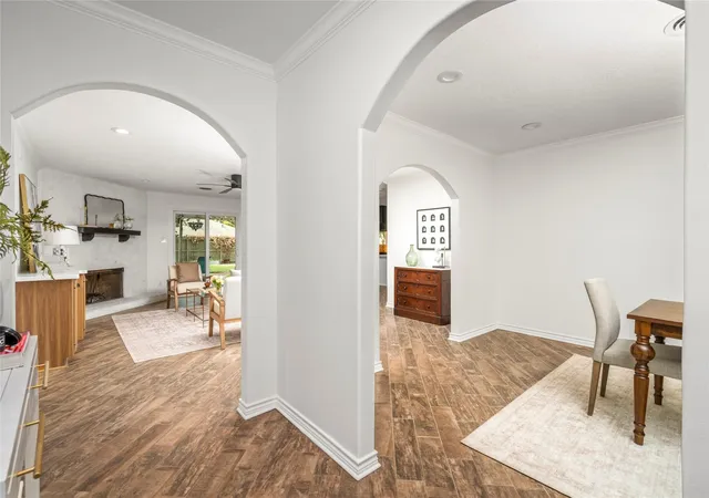 4th image of 10519 Londonderry Dr, Houston, TX 77043 | MLS# 70736757