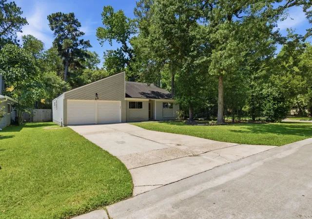 Photo 2 of Single family home for sale at 99 Summer Crst Cir, Spring, TX 77381 | MLS# 3373326 | Listing updated on 2026-05-22