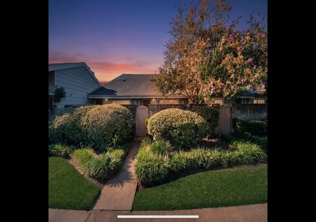 Photo 2 of Townhouse for sale at 12934 Greenway Chase Ct #2934, Houston, TX 77072 | MLS# 4554025 | Listing updated on 2026-06-18