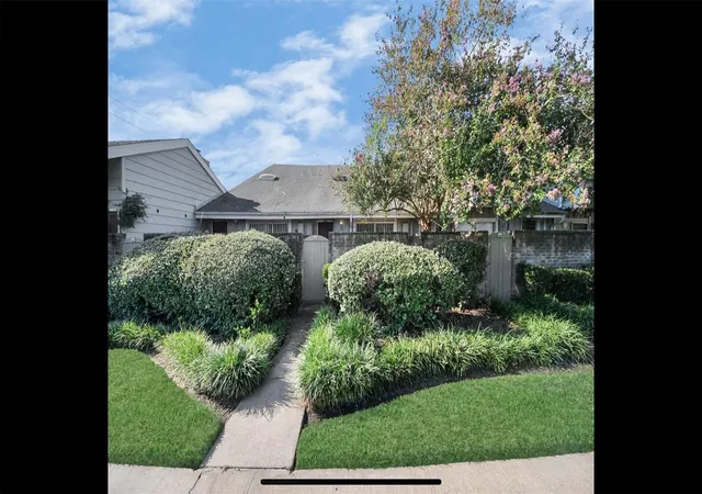 Photo 3 of Townhouse for sale at 12934 Greenway Chase Ct #2934, Houston, TX 77072 | MLS# 4554025 | Listing updated on 2026-06-18